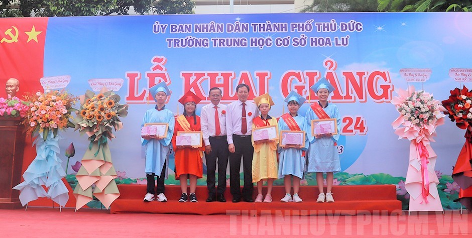Học sinh TP Thủ Đức tưng bừng chào đón năm học mới
                        2023-2024