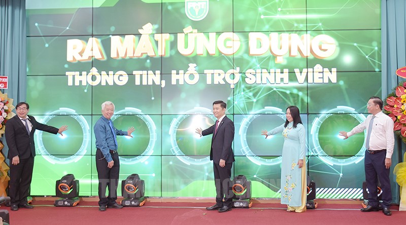 Ra mắt ứng dụng thông tin, hỗ trợ người học, giảng viên
                        trên nền tảng di động
